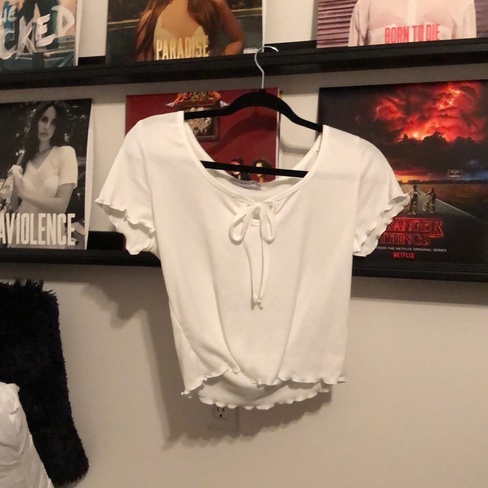 Cute, vintage, white top/shirt.